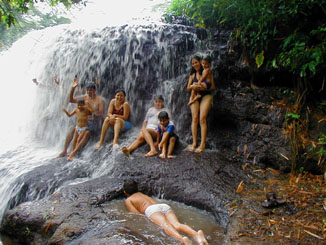 Salto de Los Limones en Suchitoto, El Salvador 